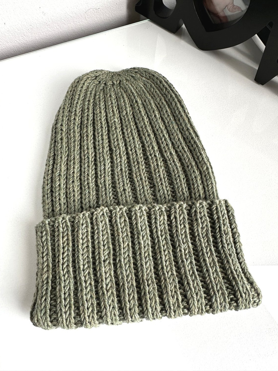 HELLI Beanie-Mütze mit Umschlag 100% Baby-Merinowolle 38 Oliv
