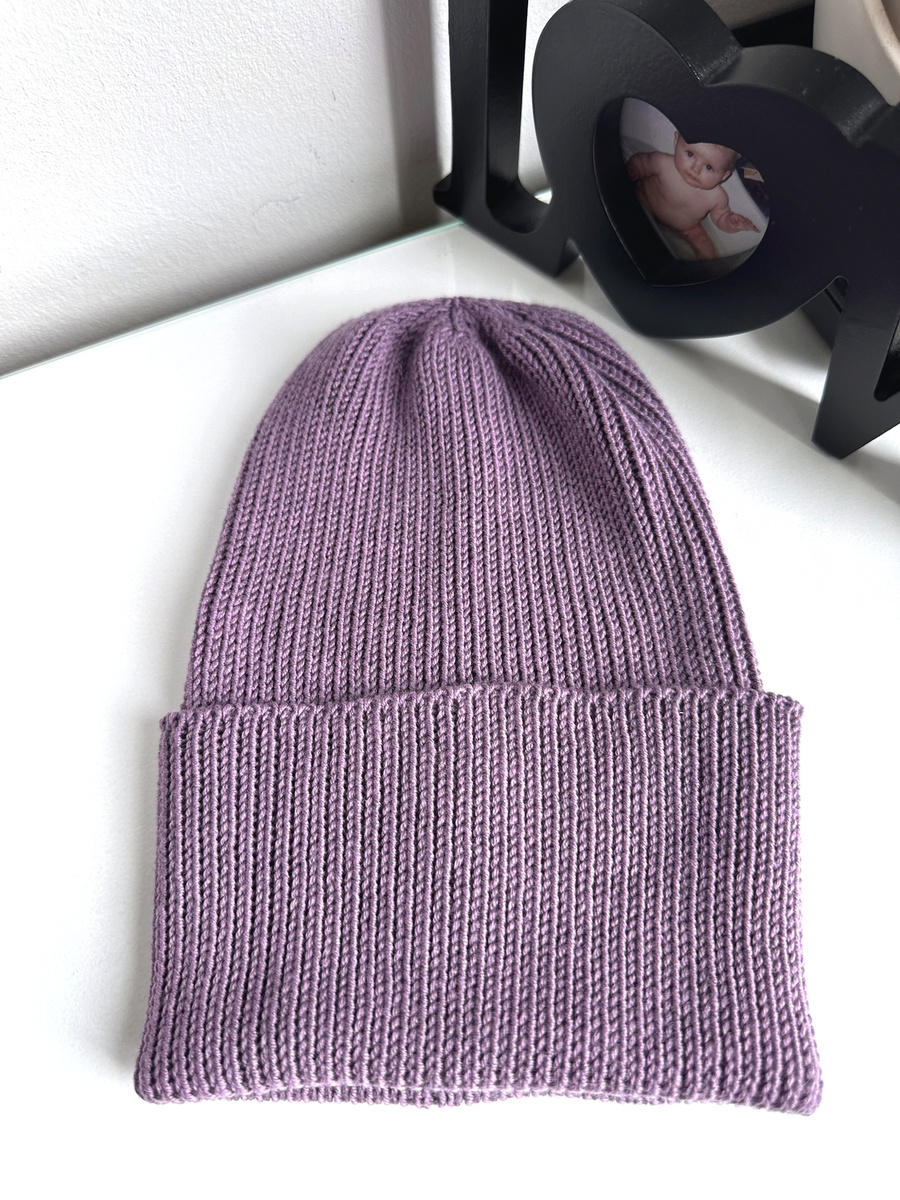 VARELLA – czapka beanie z wełny merino 100% Baby Merino 40 Ametyst, jesienno-zimowa