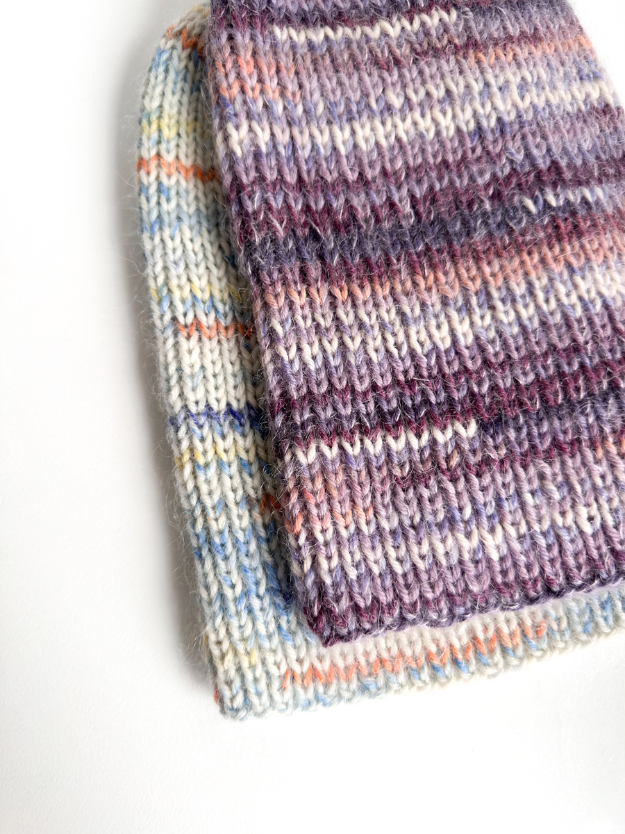 Handmade Czapka damska AUREA Print Merynos plus moher i jedwab 15/55 fioletowy deszcz