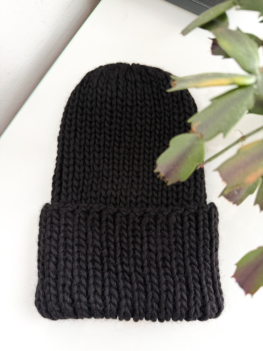 Ręcznie robiona czapka wywijana JANKA 100% Wełna owcza 02 Czarny