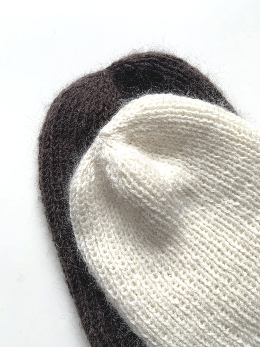 Handmade women’s hat AUREA 100% Baby Merino plus mohair and silk 02/01 Ecru