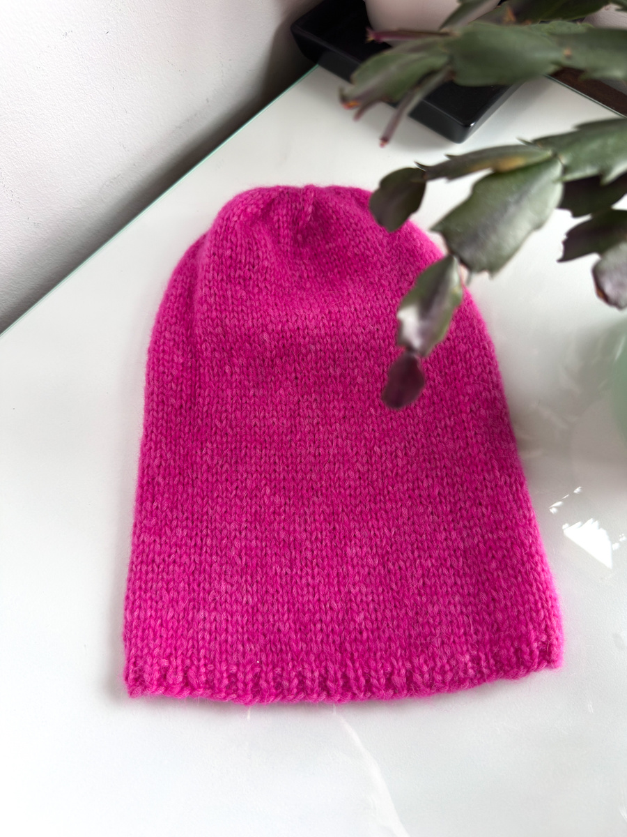 Ciepła czapka ręcznie robiona CHMURKA Alpaka 39 Magenta