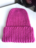 Ręcznie robiona czapka wywijana JANKA 100% Wełna owcza 105 Magenta