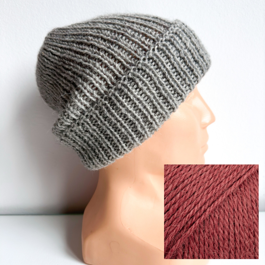 Czapka wywijana zrobiona ręcznie na drutach KIARA 100% Alpaka 9040 ostrokrzew