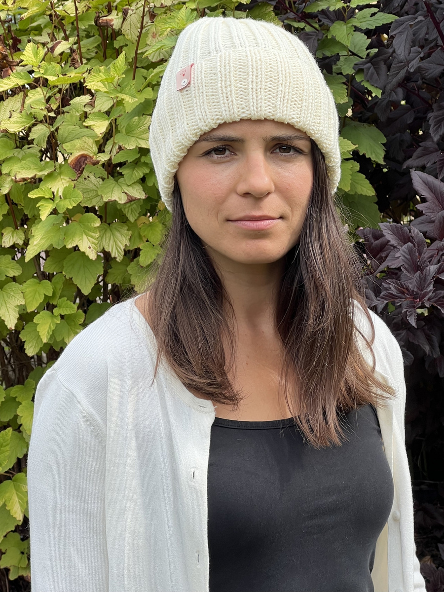 Wywijana czapka merino HELLI 100% Baby Merino 02 Ecru