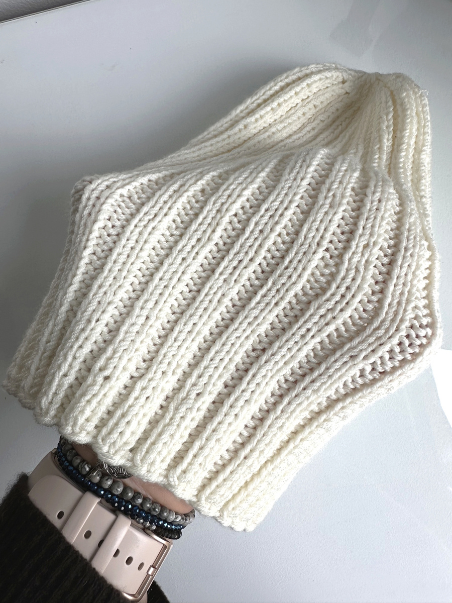 HELLI – czapka zimowa damska z wełny merino 100% Baby Merino 02 Ecru