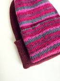 VARELLA Turn-Up Wool Beanie Nitkowe Love 2508 fioletowo-różowo-bordowa