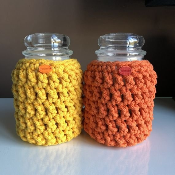 Sweterek na świecę ze sznurka bawełnianego 260 żółty