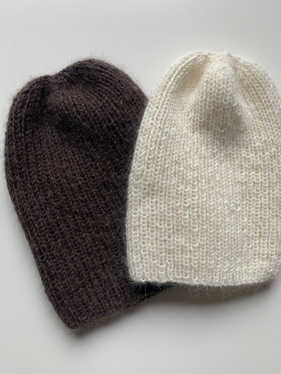 Handmade women’s hat AUREA 100% Baby Merino plus mohair and silk 02/01 Ecru