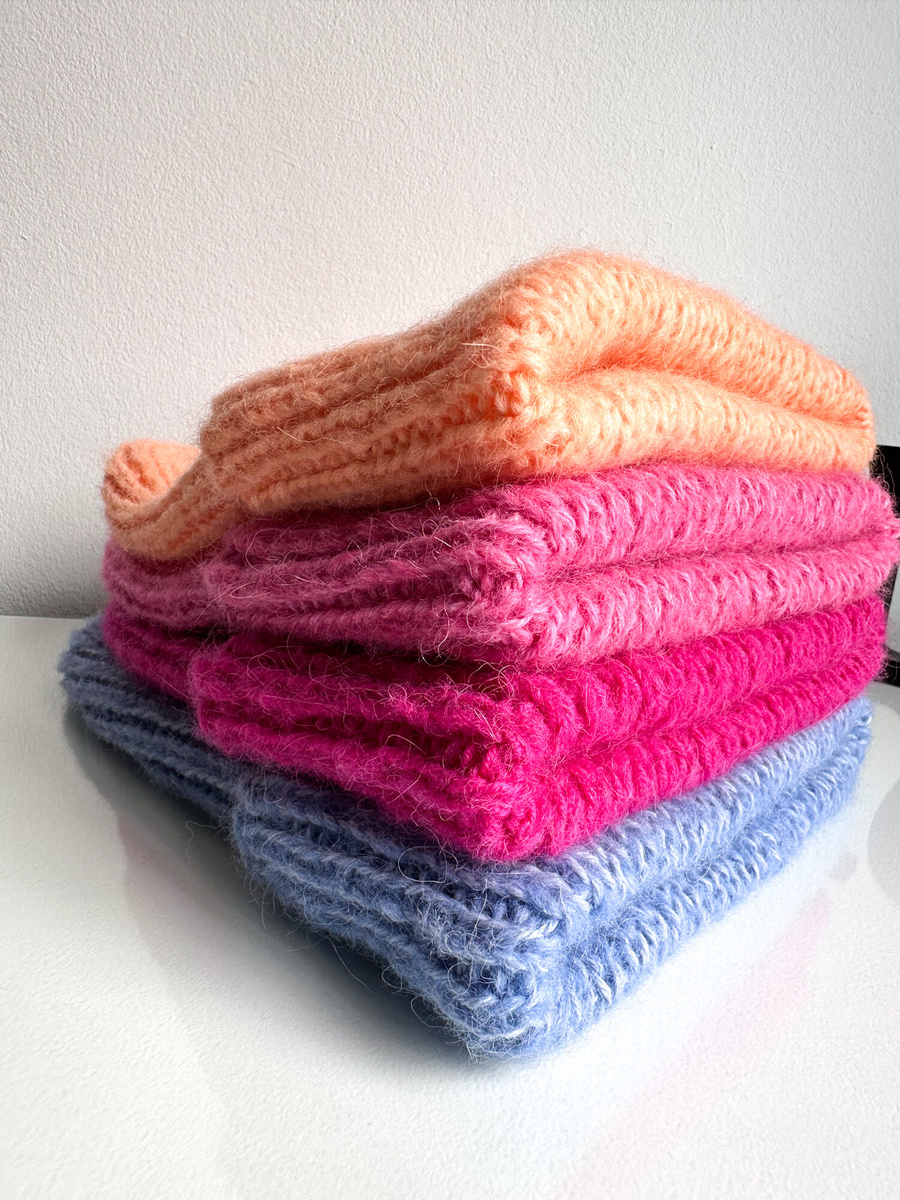 CHMURKA – czapka z alpaki beanie ręcznie robiona 54 Słodka Morela