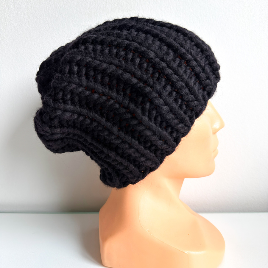 Ręcznie robiona czapka damska ASHER 100% Wełna owcza 02 Czarny