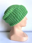 Ciepła czapka ręcznie robiona wywijana CHMURKA Alpaka 43 Papuzia Zieleń