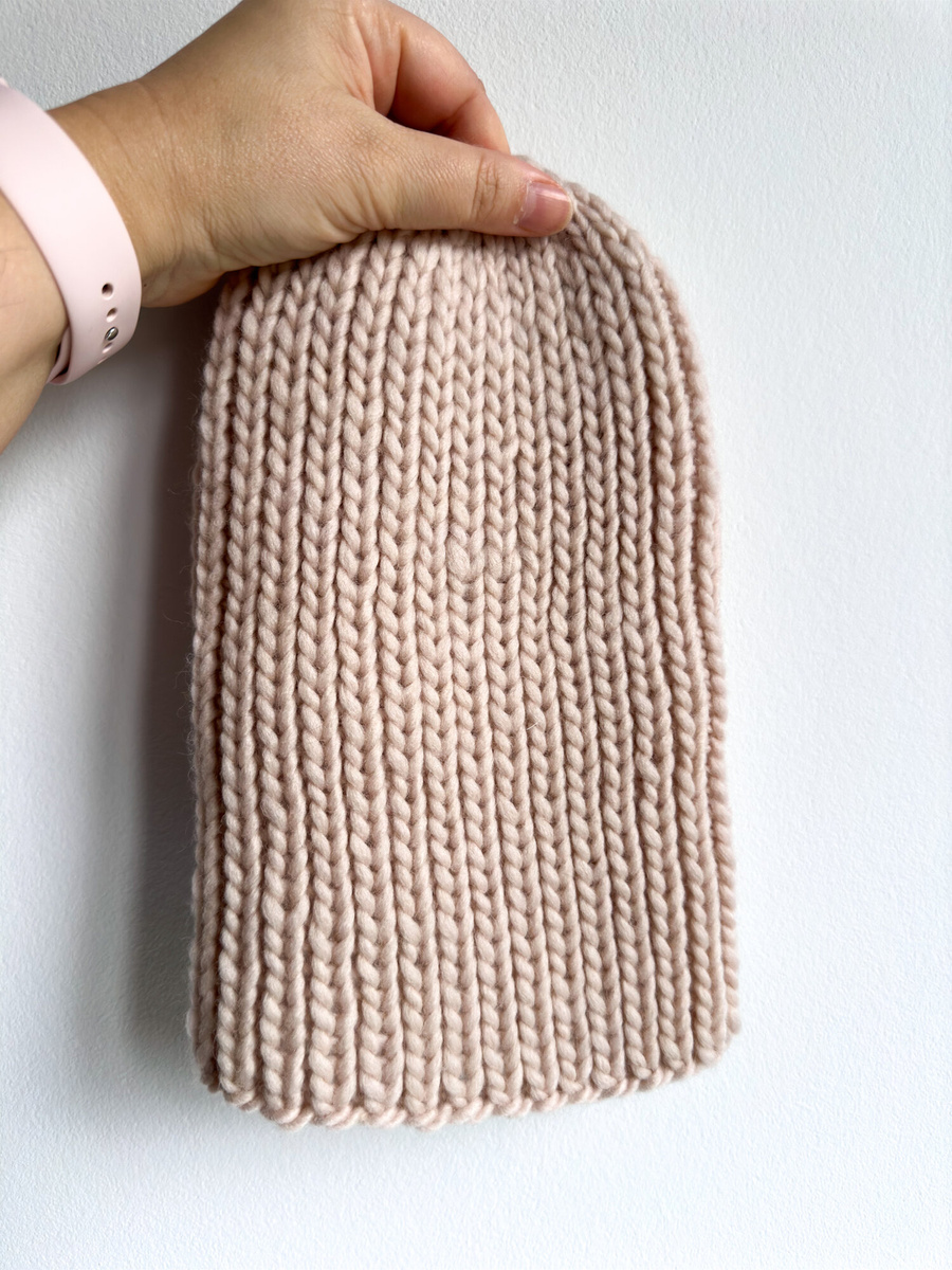 JANKA – gruba czapka zimowa damska z wełny Nitkowe Love 102 Marshmallow