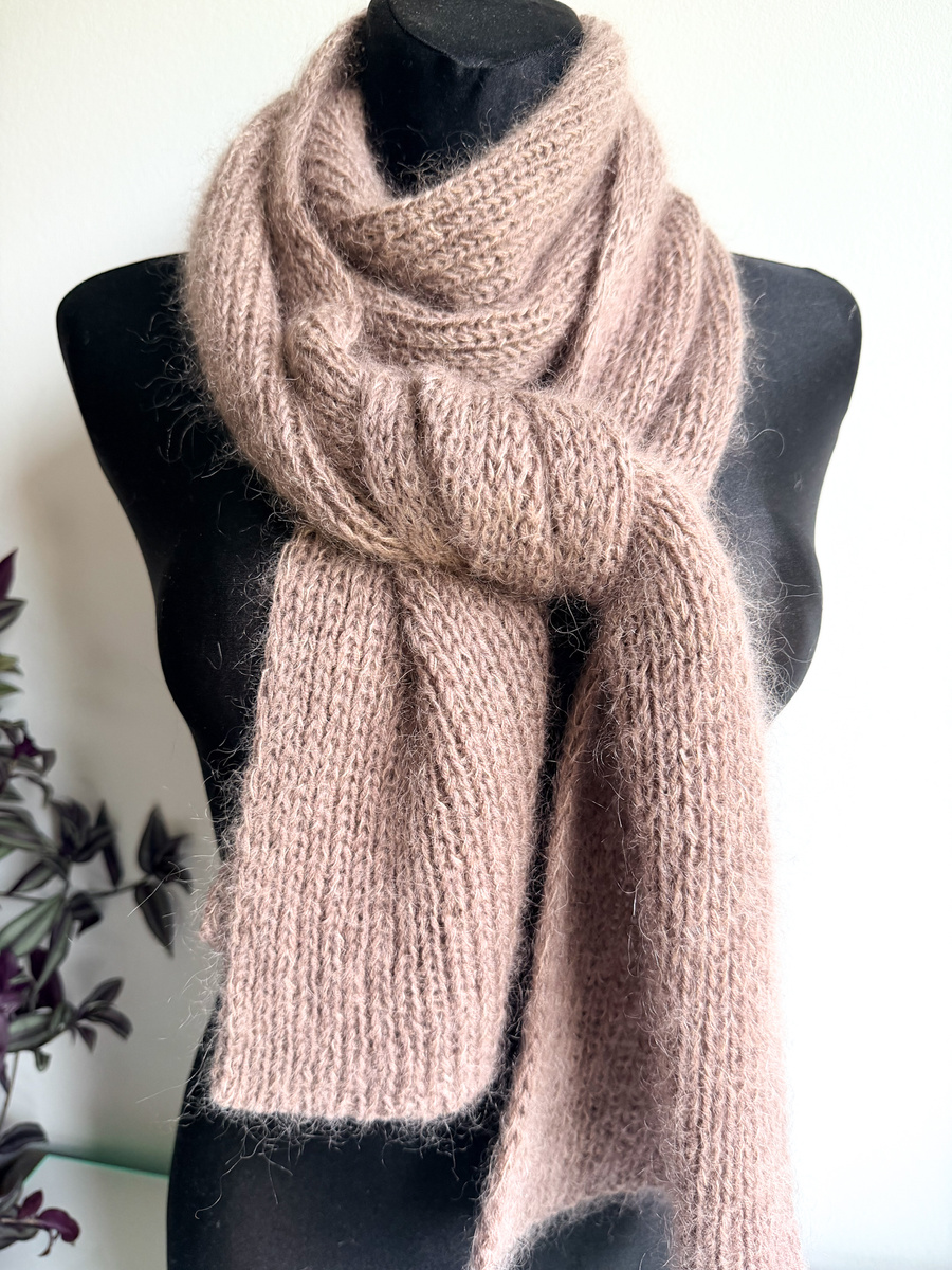 Wełniany szalik Nitkowe Love AUREA 30x180 cm 100% Baby Merino plus moher i jedwab 17/41 Beż