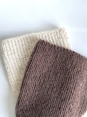 Handgemachte Damenmütze AUREA 100% Baby Merino plus Mohair und Seide 52/15 Zartbitterschokolade