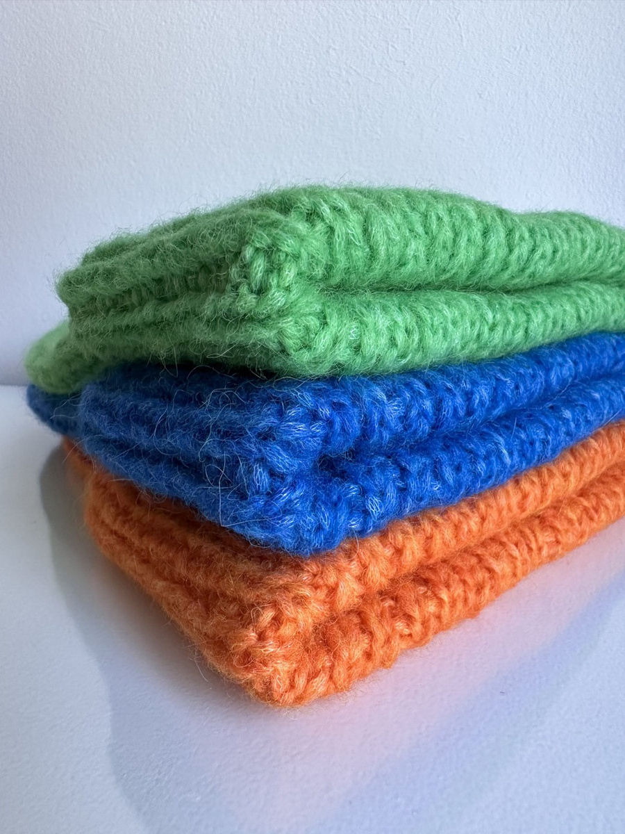 Ciepła czapka ręcznie robiona wywijana CHMURKA Alpaka 43 Papuzia Zieleń