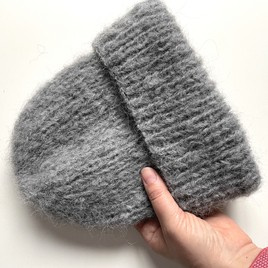 WATA CUKROWA – czapka z alpaki damska z merynosem 04 szary