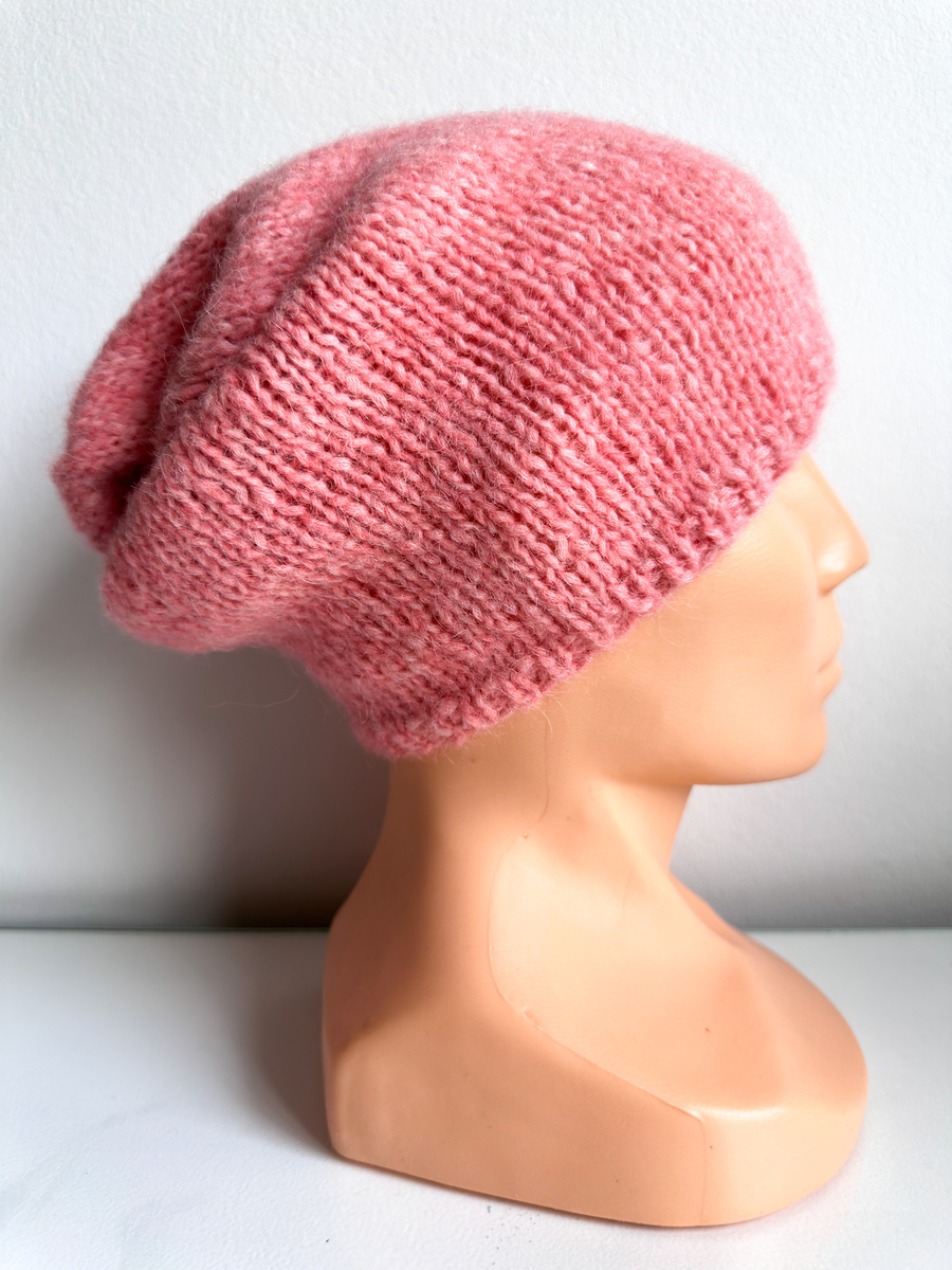 Ciepła czapka ręcznie robiona CHMURKA Alpaka 50 brzoskwiniowy róż