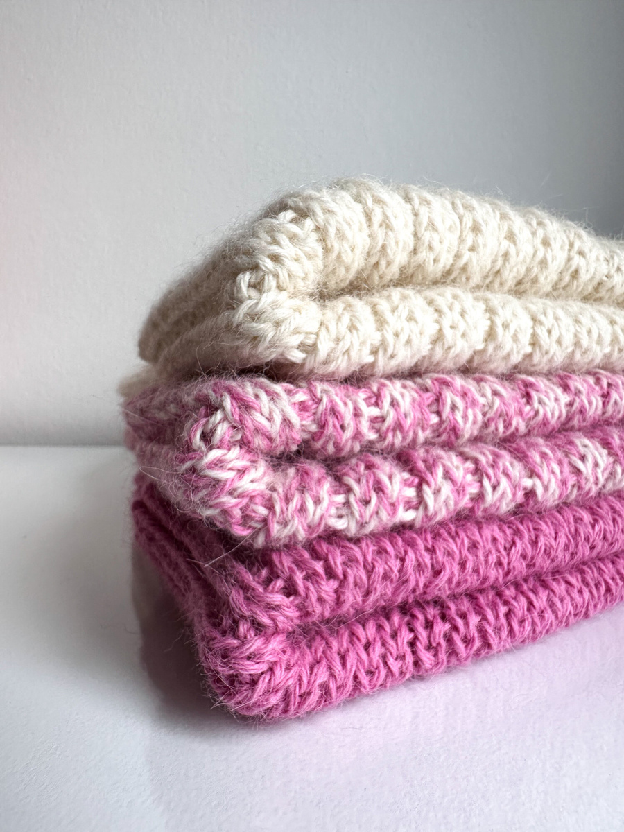 LAURIN Turn-Up Beanie 100% Alpaca 9034/100 Płatek Róży