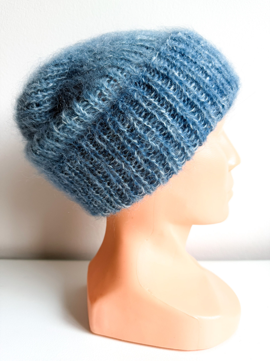 Ręcznie robiona, wywijana Czapka 100% moher z jedwabiem Niebieska
