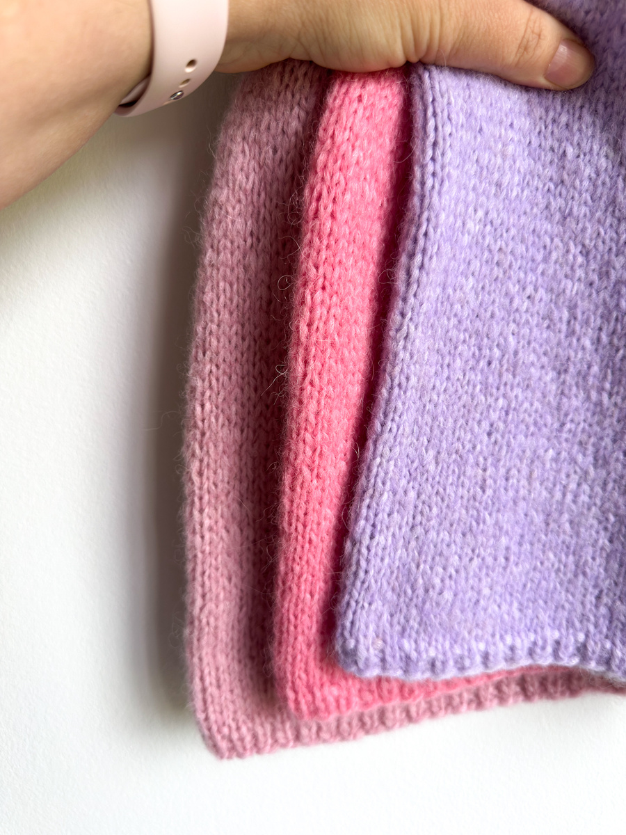 Ciepła czapka ręcznie robiona CHMURKA Alpaka 41 słodka orchidea