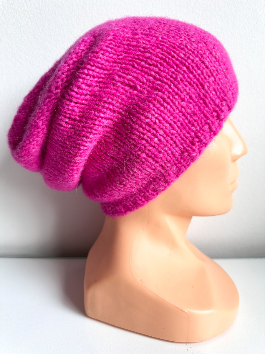 Ciepła czapka ręcznie robiona CHMURKA Alpaka 39 Magenta