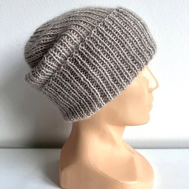 AUREA – ręcznie robiona ciepła czapka beanie z baby merino + moher i jedwab dziecięca/damska 23/20 Jasny Beż