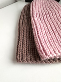 JANKA – gruba czapka beanie zimowa damska z wełny Nitkowe Love 30 Pastelowy Róż