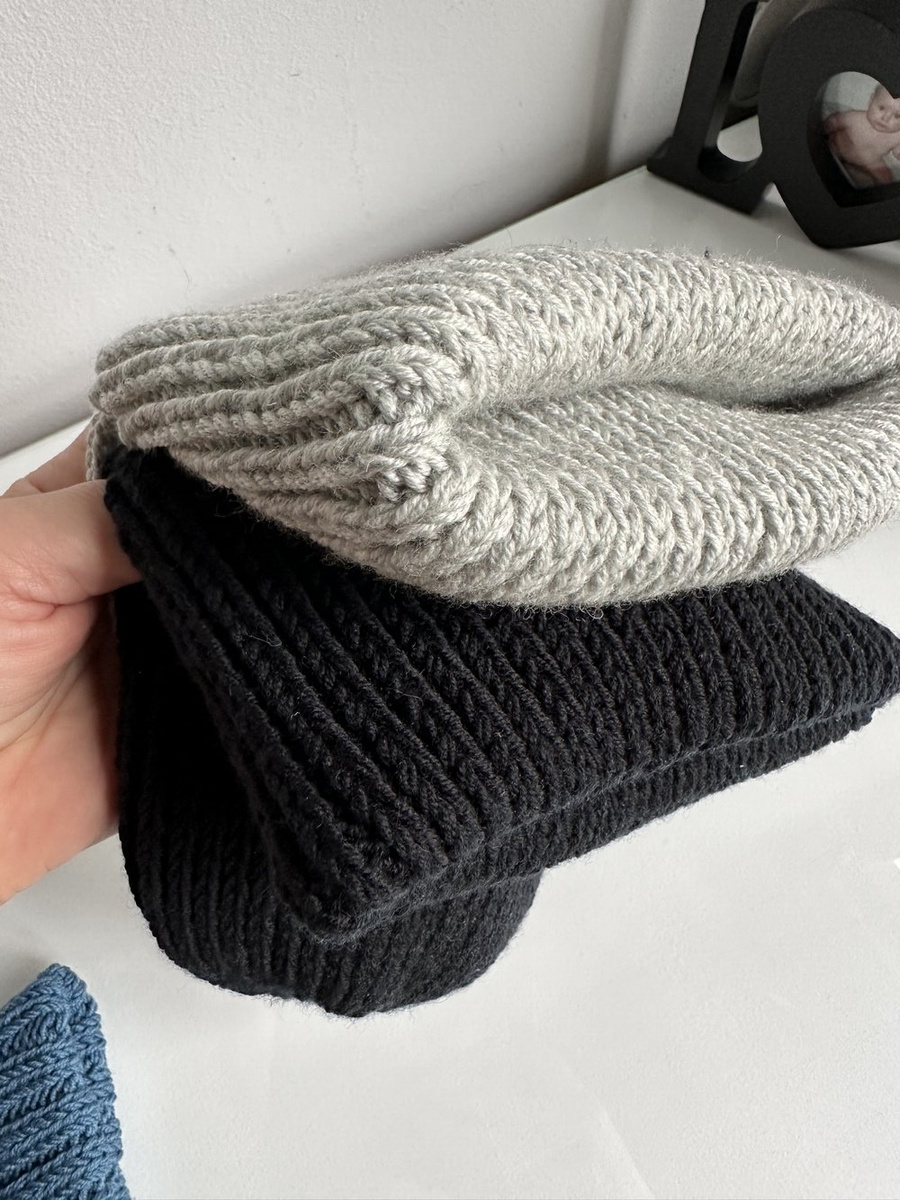 NANA – czapka merino wywijana 100% Baby Merino 21 Czarny