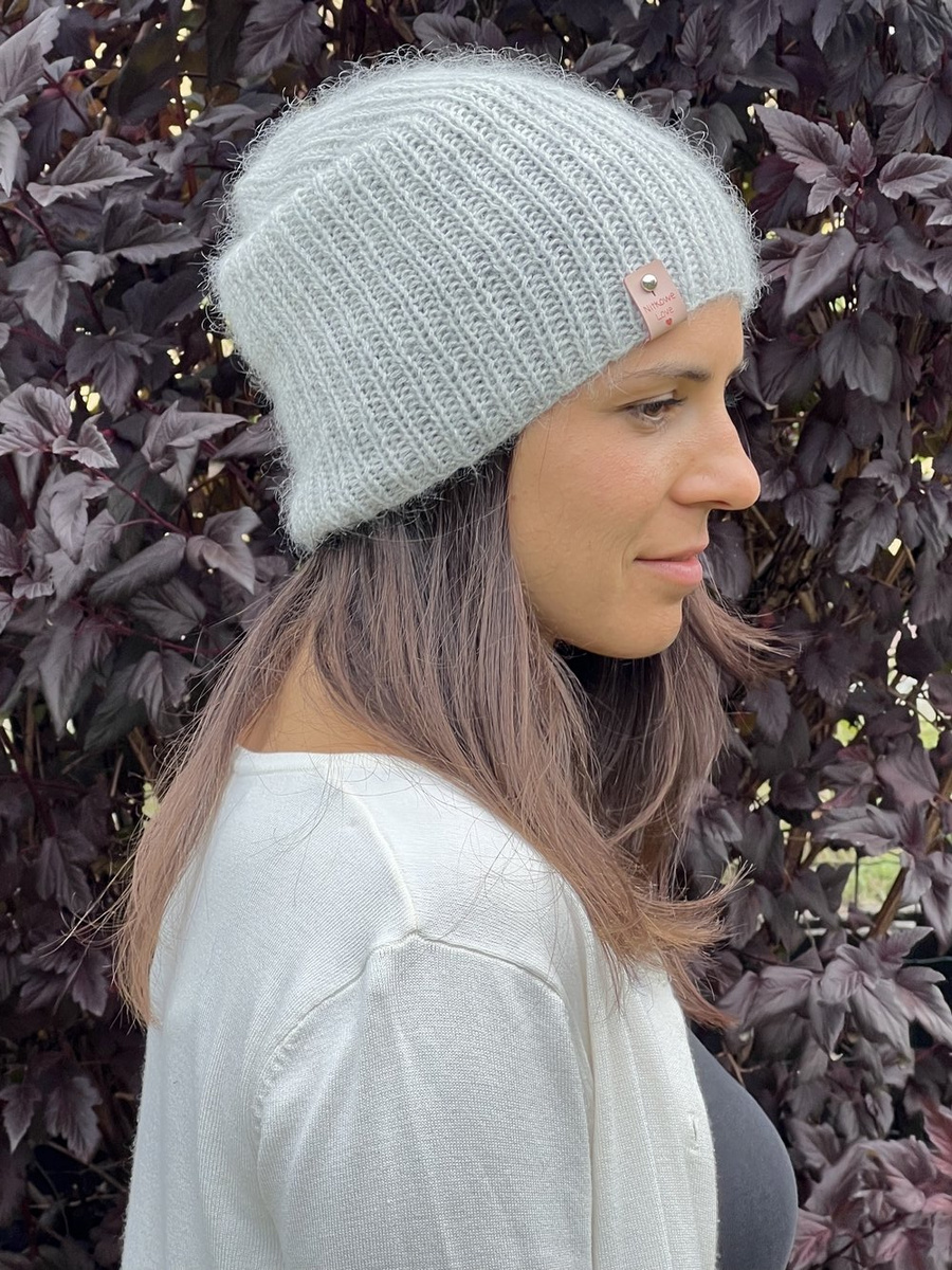 Handmade Czapka damska AUREA 100% Baby Merino plus moher i jedwab 22/44 Jasny Szary