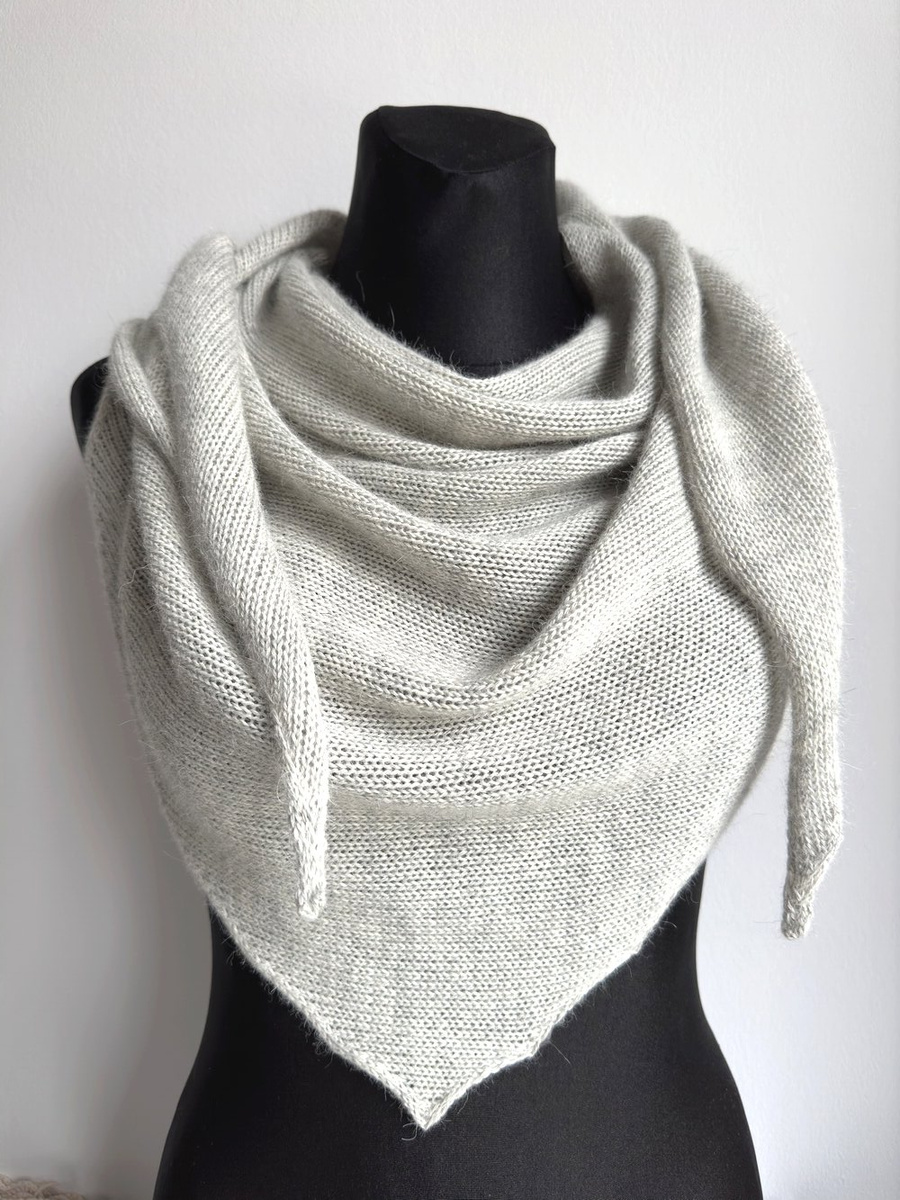 Chusta gładka, symetryczna, 100% Alpaka 9020 Perłowo Szary Jasny