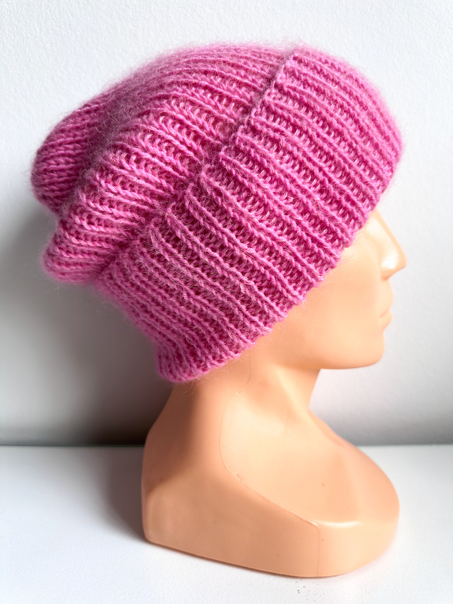 Ręcznie robiona czapka beanie AUREA 100% Baby Merino plus moher i jedwab 07/62 Lody truskawkowe