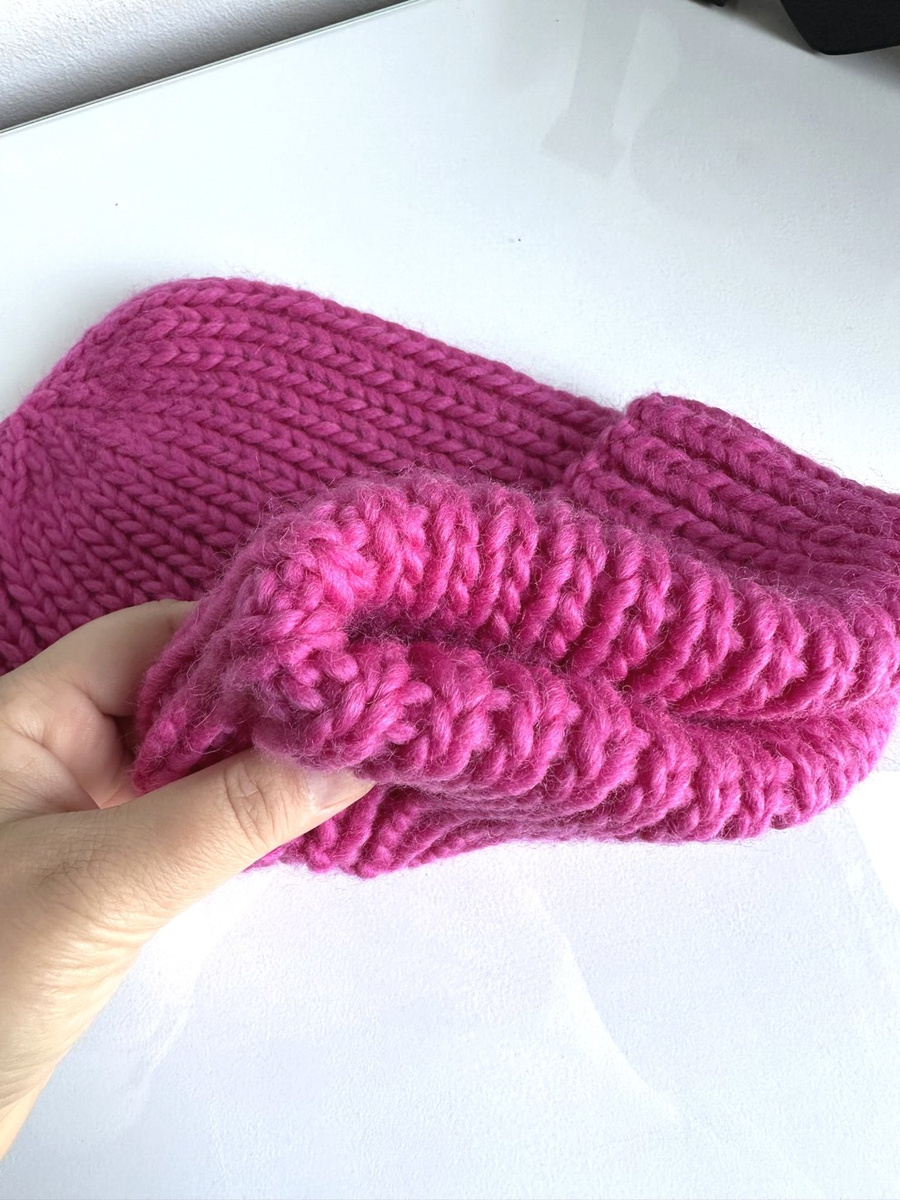 Ręcznie robiona czapka wywijana JANKA 100% Wełna owcza 105 Magenta