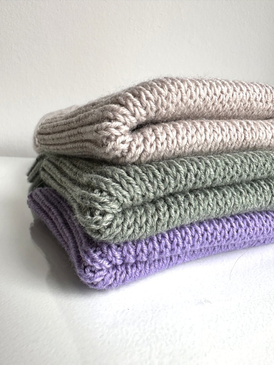 Beanie czapka z wełny merino VARELLA 100% Baby Merino 14 Fioletowy