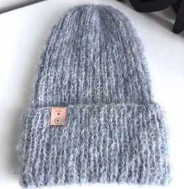 Ręcznie robiona czapka damska WATA CUKROWA Alpaka z Merynosem 02 Mgła