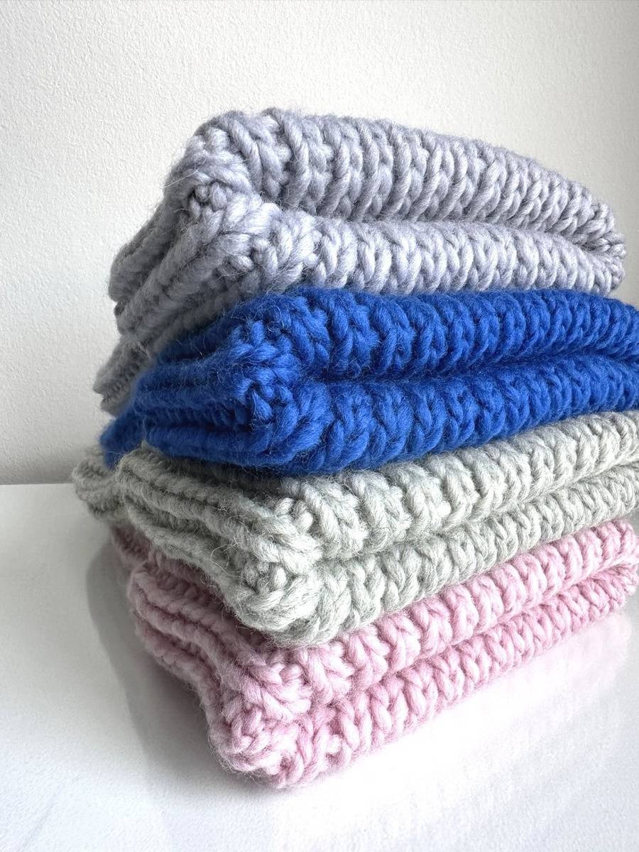 Ręcznie robiona czapka wywijana JANKA 100% Wełna owcza 121 Rubinowy