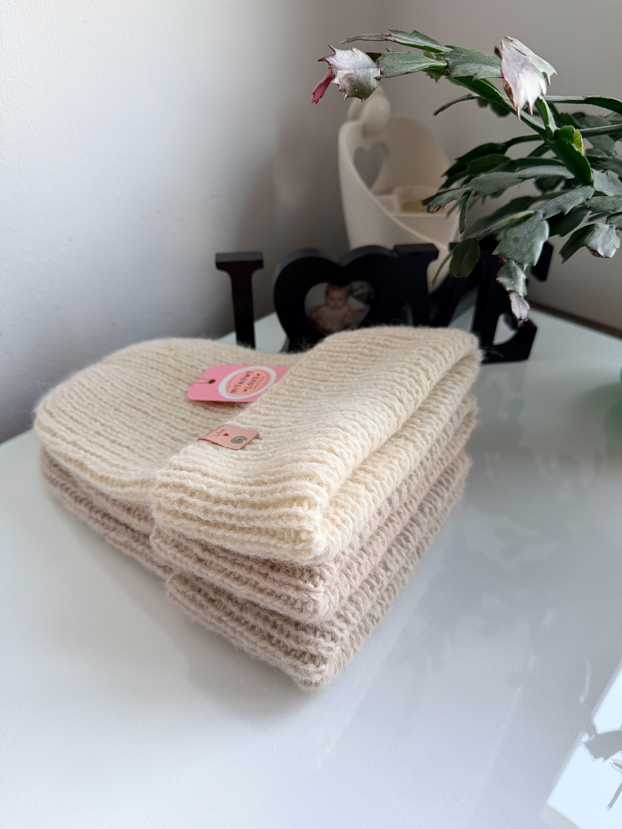 Ręcznie robiona czapka damska MORGANA Alpaka z Jedwabiem 100/01 Ecru