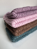 NANA – czapka wywijana z wełny baby merino 54 Pudrowy Róż