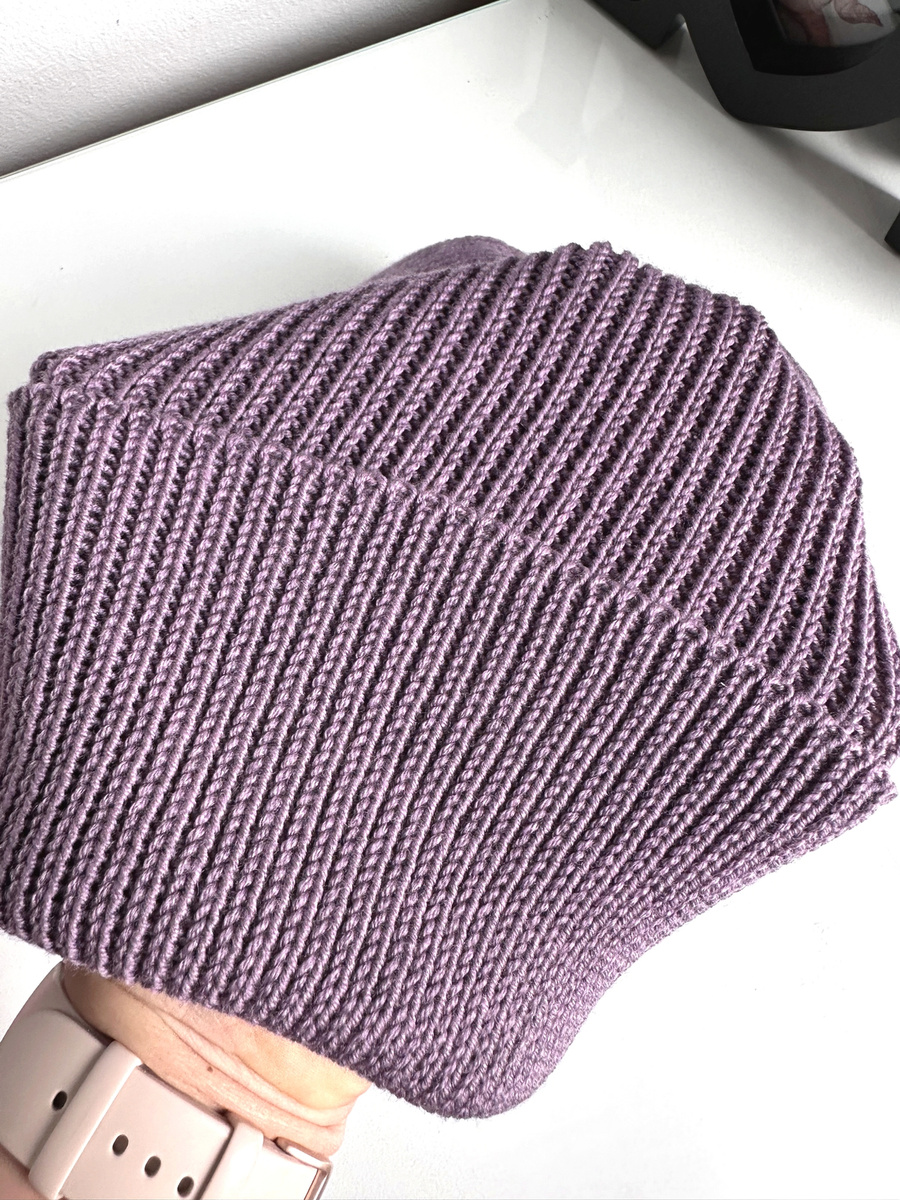 VARELLA – czapka beanie z wełny merino 100% Baby Merino 40 Ametyst, jesienno-zimowa