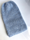 Handgemachte Damenmütze AUREA 100% Baby Merino plus Mohair und Seide 43/08 Hellseegrün