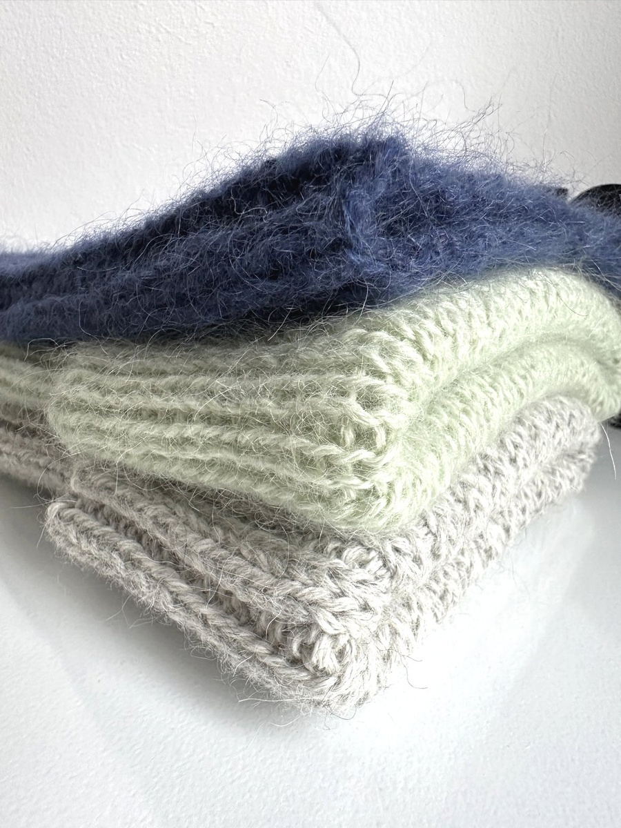 Ręcznie robiona Czapka wywijana MARGARET 100% Alpaka + nitka moher i jedwab 9030/47 Lody Pistacjowe