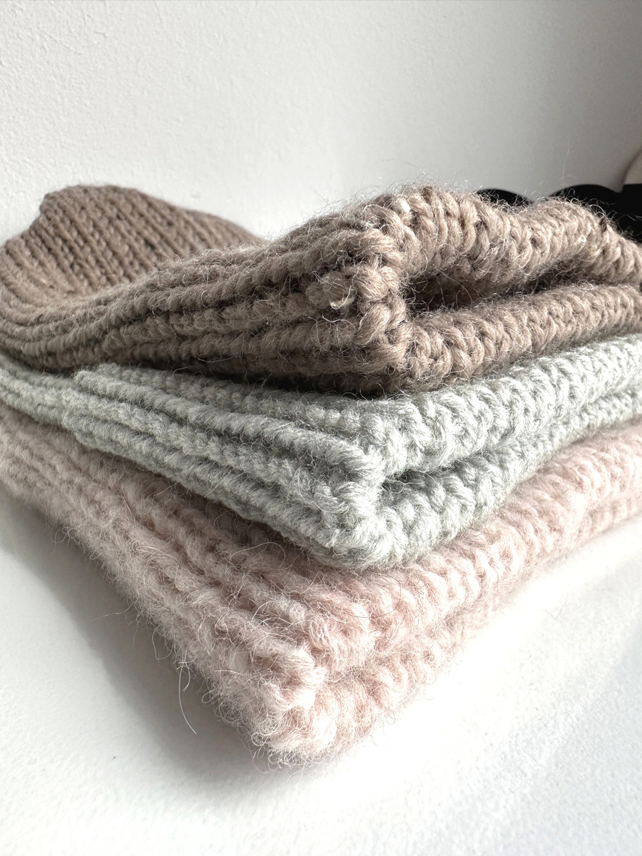 CHMURKA – czapka beanie podwójna z alpaki 33 Różowy Piasek