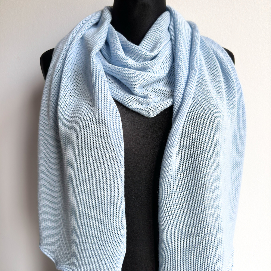 Ciepły i przytulny szal Nitkowe Love 230x35 cm 100% Baby Merino 53 Rosa