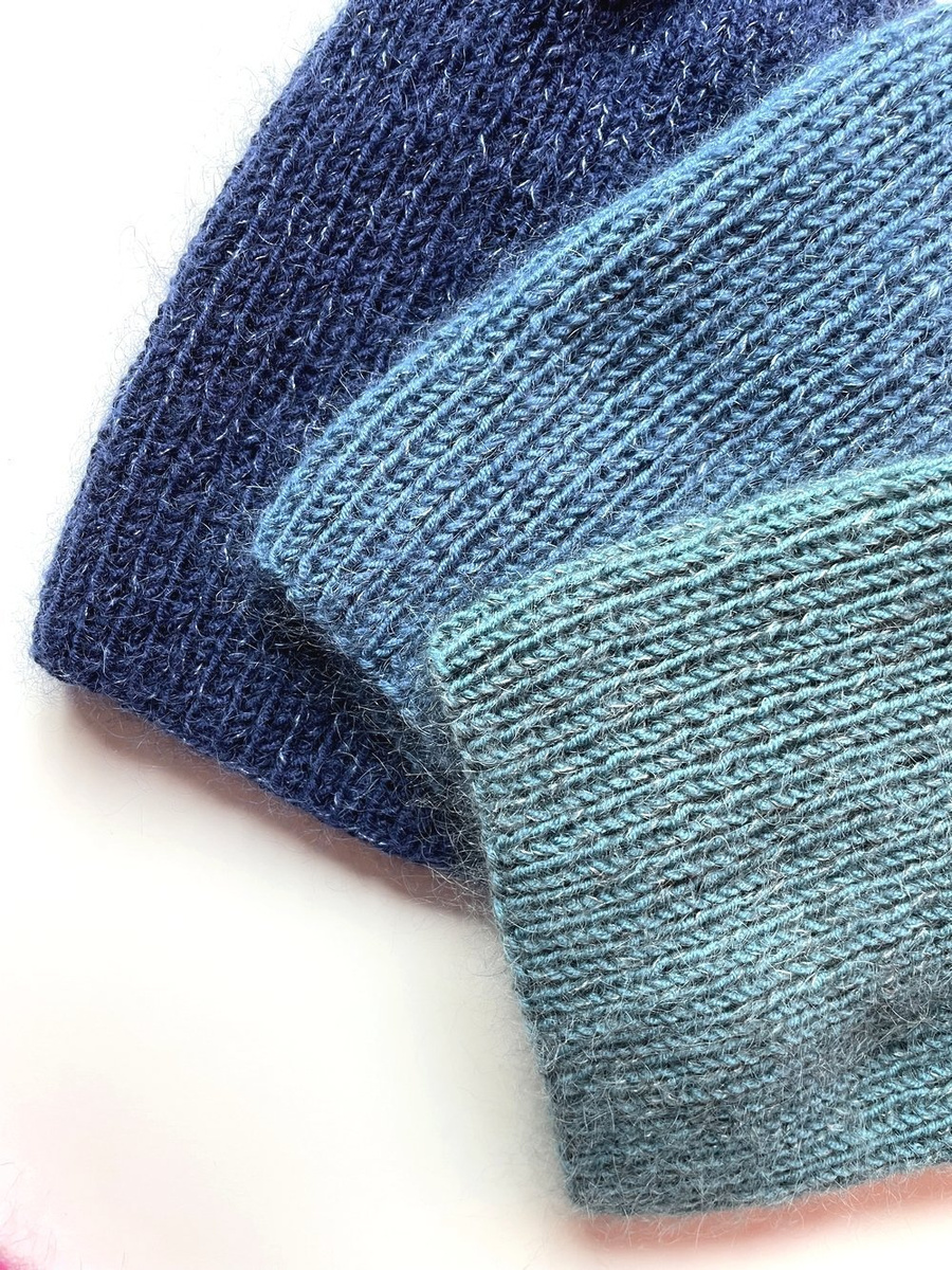 Handmade women's hat AUREA 100% Baby Merino plus mohair and silk 47/37 North Sea