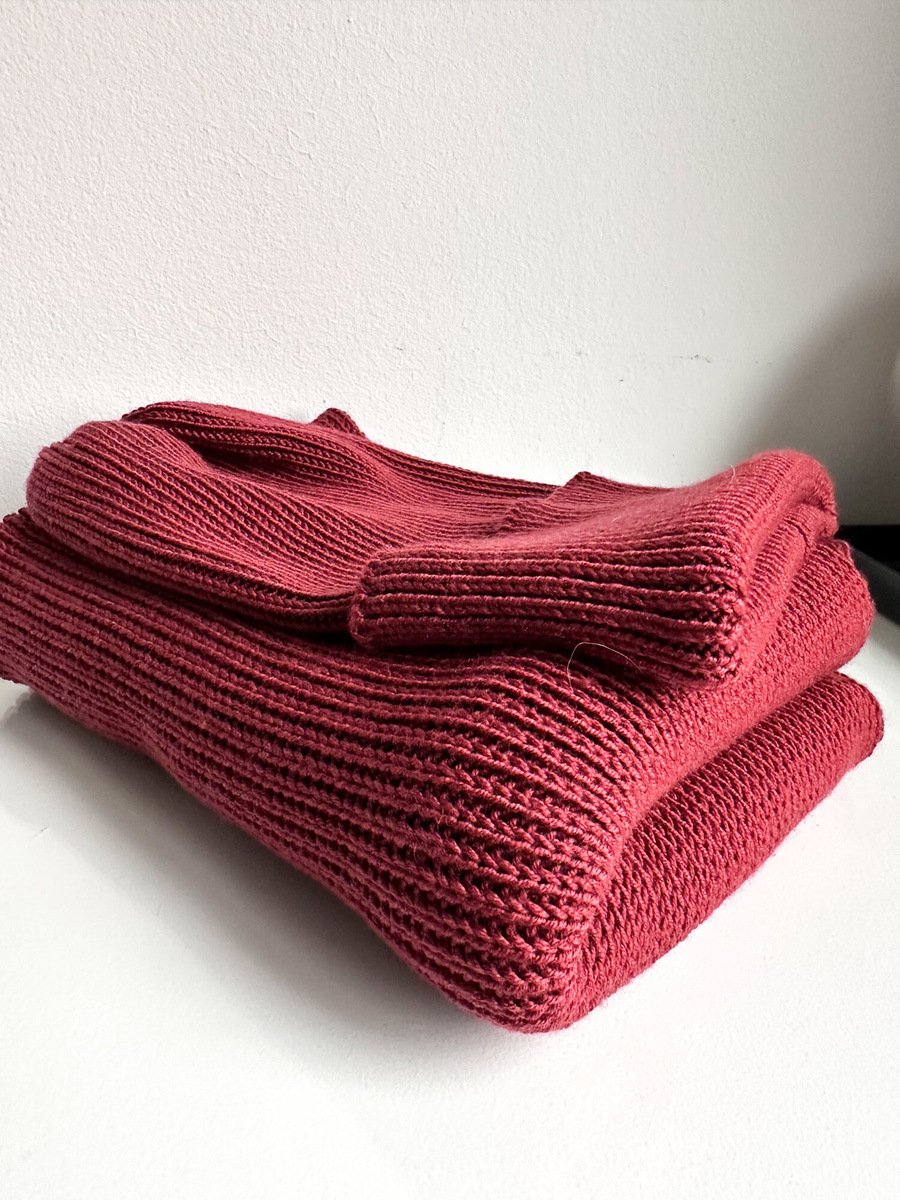 VARELLA – czapka zimowa merino 100% Baby Merino 51 bordowy beanie wywijana