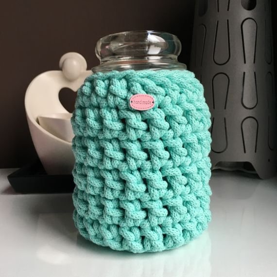 Ręcznie robiony Sweterek na świecę ze sznurka bawełnianego 600 miętowy