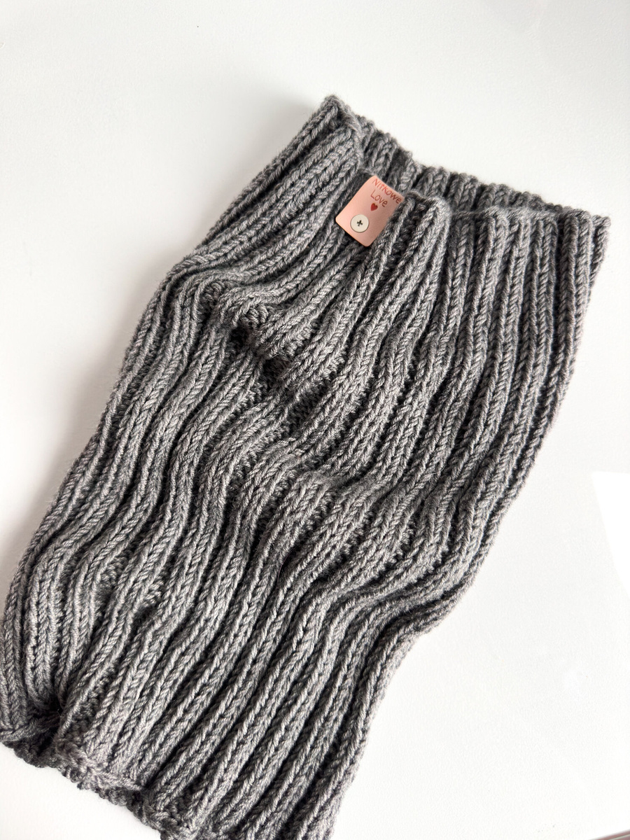 Ręcznie robiony KOMIN 100% Baby Merino 19 Szary 30 cm długości