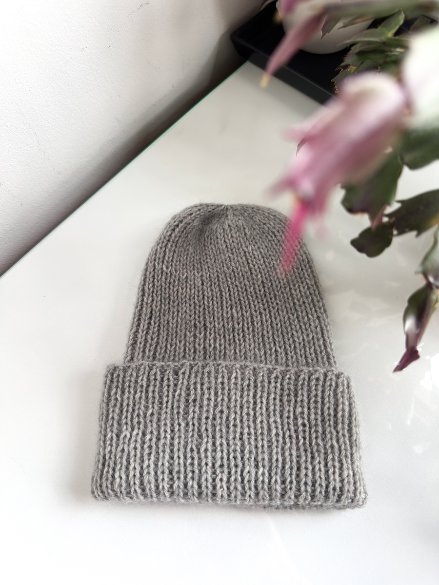 Ręcznie robiona czapka beanie AUREA 100% Baby Merino plus moher i jedwab 43/08 Jasny Morski