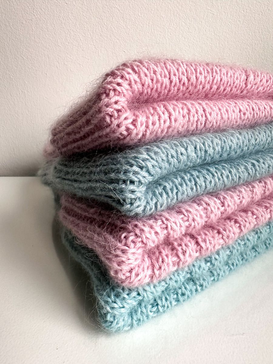 Ręcznie robiona czapka beanie AUREA 100% Baby Merino plus moher i jedwab 43/08 Jasny Morski