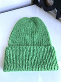 Ciepła czapka ręcznie robiona wywijana CHMURKA Alpaka 43 Papuzia Zieleń